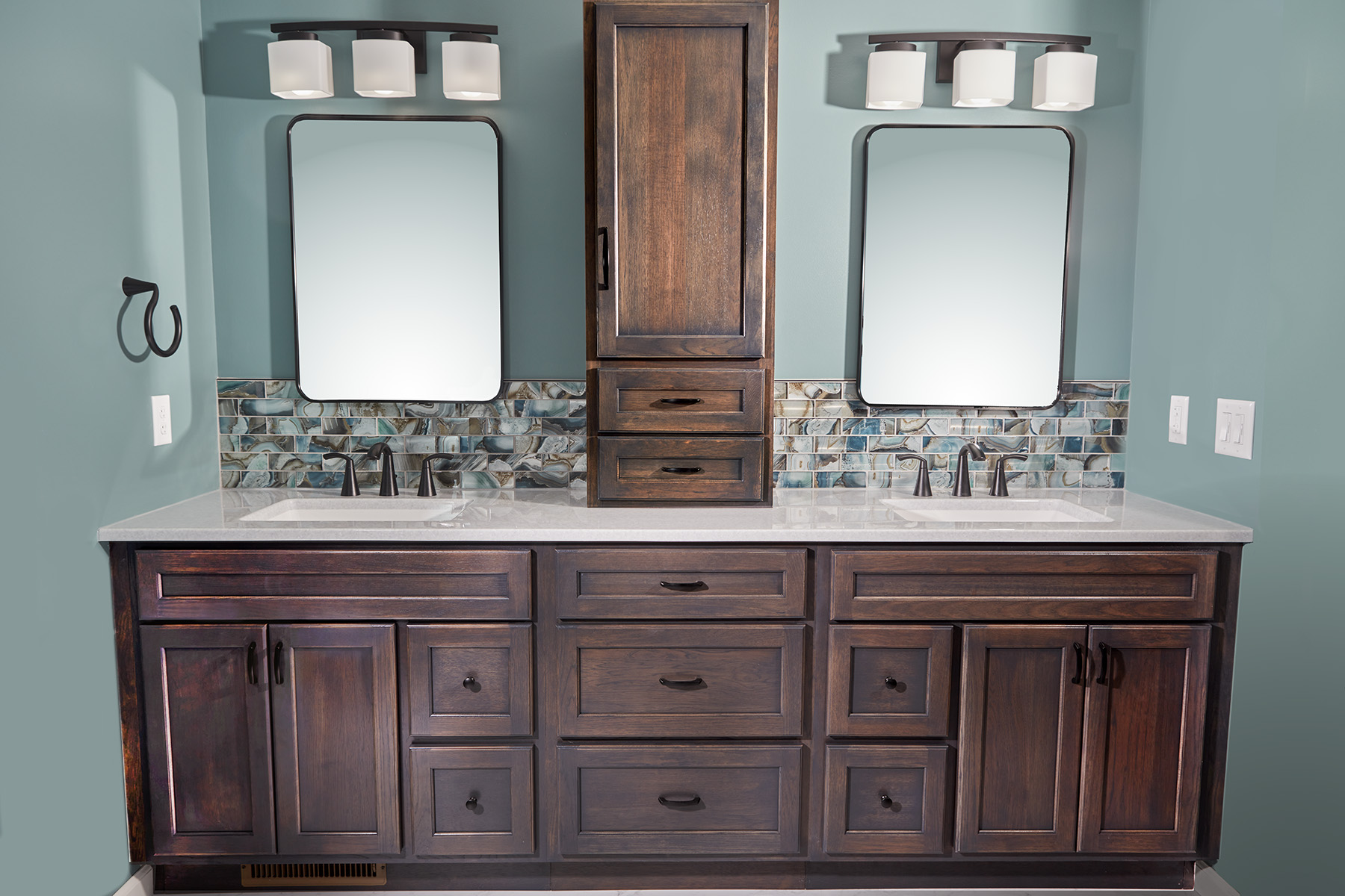 Ensuite in Lakeville